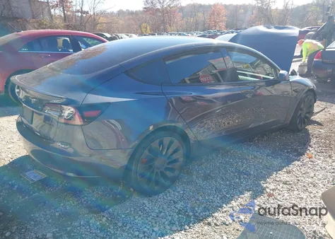 2022 Tesla Model 3 Performance Dual Motor All-Wheel Drive z USA, uszkodzony, nr VIN 7SAYGDEF3NF341682